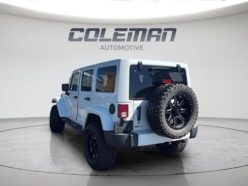 Used 2016 Jeep Wrangler Unlimited Sahara w/ Connectivity Group AWD/4WD image 3