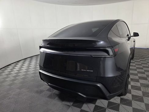 Used 2026 Tesla Model Y AWD image 6