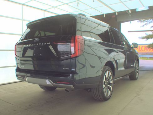 Used 2025 Ford Expedition Max Platinum w/ Driver's Package AWD/4WD image 5
