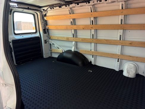 Used 2022 GMC Savana 2500 w/ Driver Convenience Package image 27