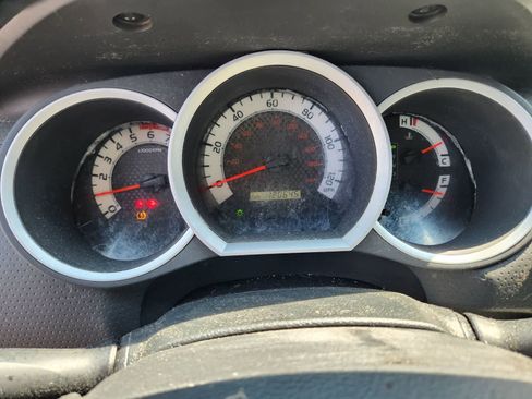 Used 2015 Toyota Tacoma 4x4 Double Cab w/ SR5 Package image 10
