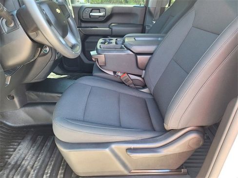 Used 2024 Chevrolet Silverado 2500 W/T image 21