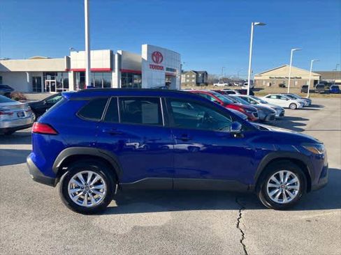 Certified 2024 Toyota Corolla Cross LE image 7