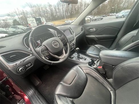 Used 2019 Jeep Cherokee Latitude Plus image 7