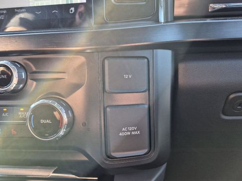 New 2025 Ford F250 Lariat w/ Black Appearance Package image 36