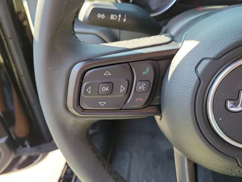 Used 2023 Jeep Gladiator Sport AWD/4WD image 24