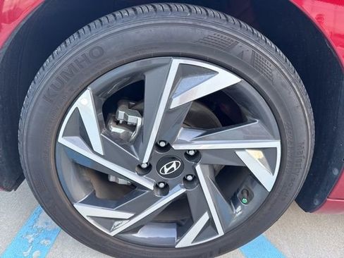 Certified 2025 Hyundai Elantra Sport image 11