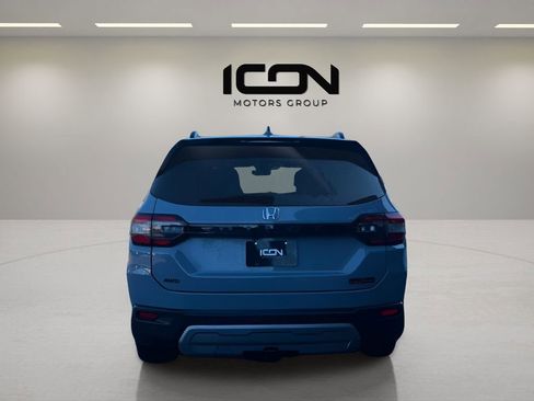 Used 2025 Honda Pilot TrailSport image 6