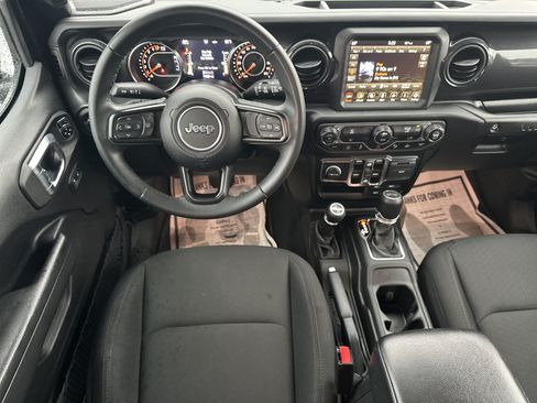 Used 2022 Jeep Wrangler Unlimited Sport AWD/4WD image 23