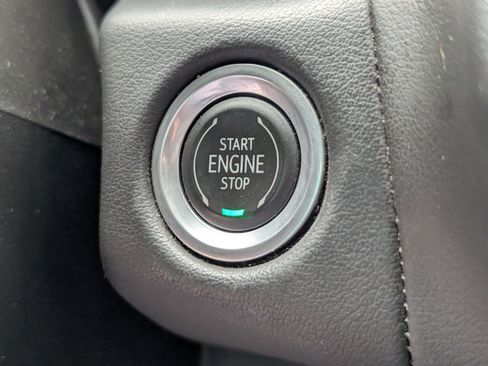 Used 2023 GMC Yukon SLT image 29