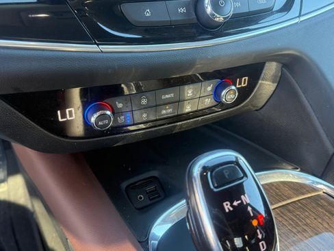 Used 2020 Buick Enclave Avenir w/ Avenir Technology Package image 20