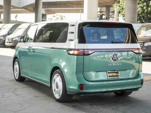 New 2025 Volkswagen ID. Buzz 1st Edition AWD/4WD image 8