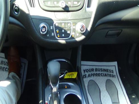 Used 2024 Chevrolet Malibu LT image 26