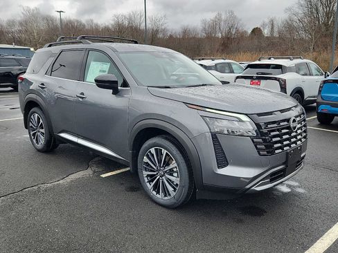 New 2026 Nissan Pathfinder Platinum w/ Accent Package AWD/4WD image 2