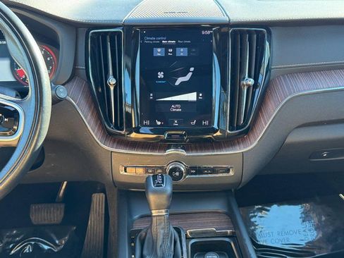 Used 2020 Volvo XC60 T5 Inscription w/ Protection Package image 13