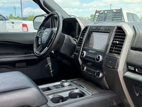 Used 2019 Ford Expedition XLT w/ Equipment Group 202A RWD image 13