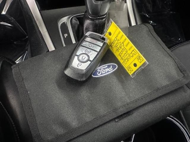 Used 2017 Ford Edge SEL w/ Equipment Group 201A AWD/4WD image 24
