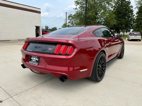 Used 2017 Ford Mustang GT w/ GT Performance Package RWD image 7