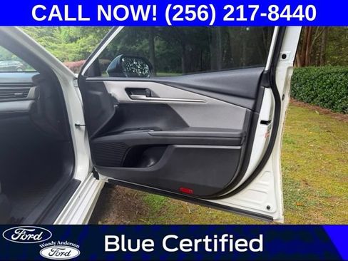 Used 2025 Toyota Camry SE FWD image 27