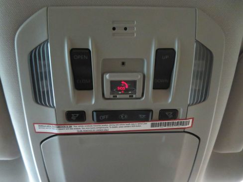 Used 2021 Toyota Highlander XLE FWD image 51