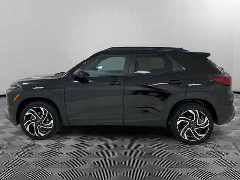 Used 2025 Chevrolet TrailBlazer RS w/ Convenience Package AWD/4WD image 2