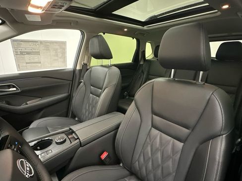 New 2026 Nissan Rogue Platinum w/ Platinum Premium Package AWD/4WD image 9