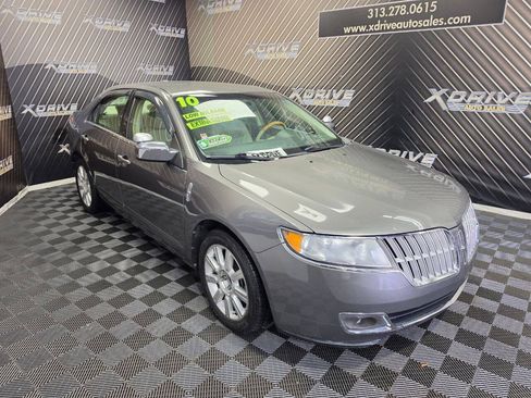 Used 2010 Lincoln MKZ FWD image 4
