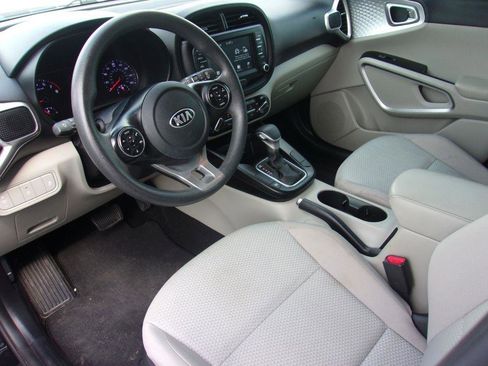 Used 2021 Kia Soul LX image 6