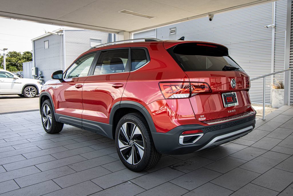 Certified 2024 Volkswagen Taos SE AWD/4WD image 12