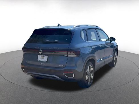 Used 2025 Volkswagen Taos SE image 12