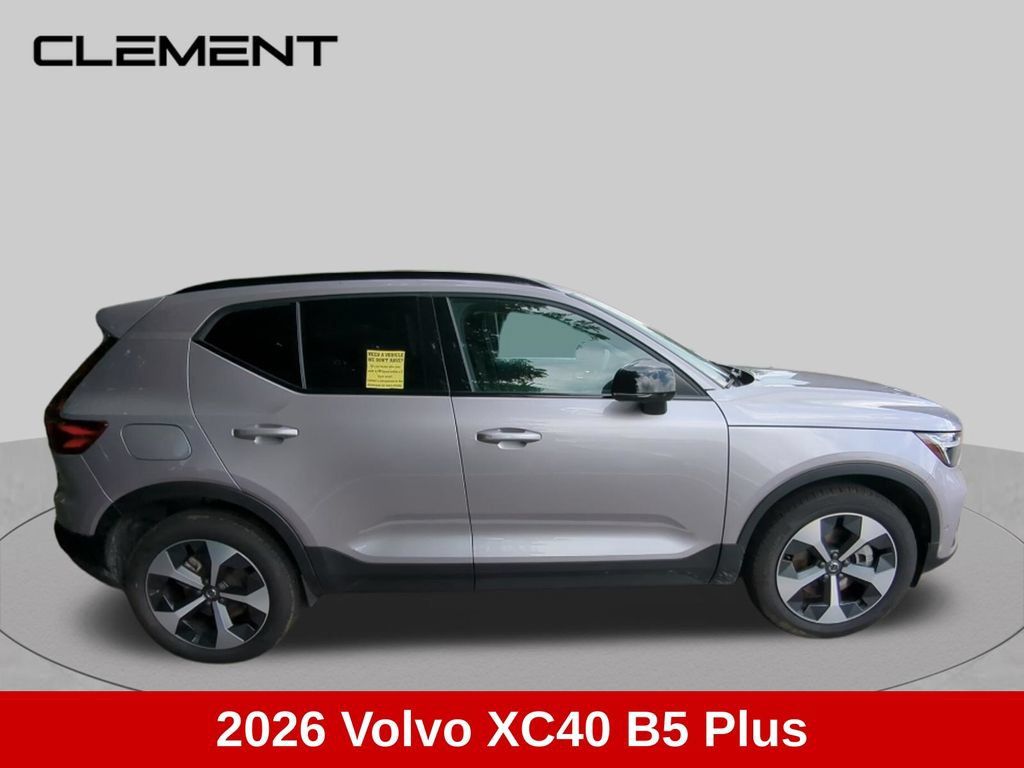 Used 2026 Volvo XC40 B5 Plus AWD/4WD image 5