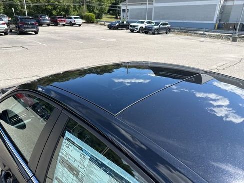 New 2025 Volkswagen Jetta SEL image 9