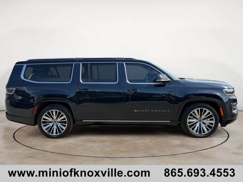 Used 2024 Jeep Grand Wagoneer L Series III AWD/4WD image 2