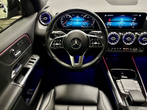 Used 2021 Mercedes-Benz GLA 250 4MATIC image 2