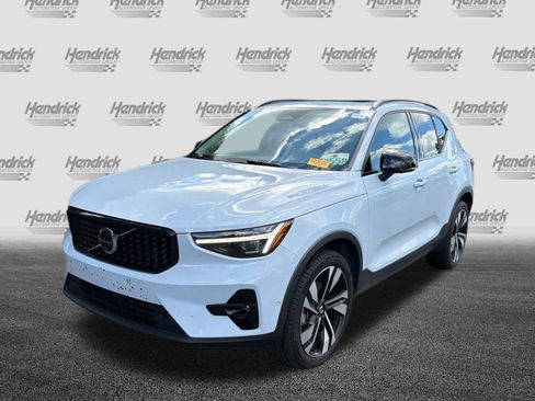 Used 2024 Volvo XC40 B5 Ultimate w/ Protection Package Premier AWD/4WD image 6