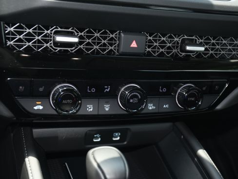 Used 2025 Honda Accord Touring image 14