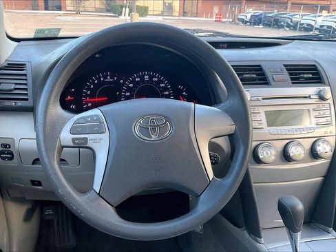 Used 2010 Toyota Camry LE image 14