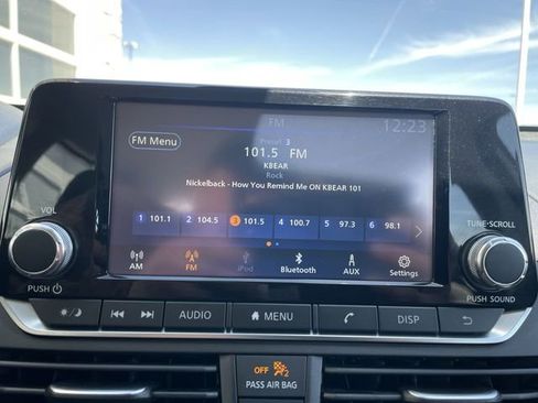 Used 2024 Nissan Altima 2.5 S FWD image 16