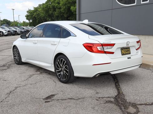 Used 2018 Honda Accord Sport image 6