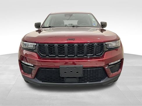 Used 2023 Jeep Grand Cherokee Limited w/ Black Appearance Package AWD/4WD image 9