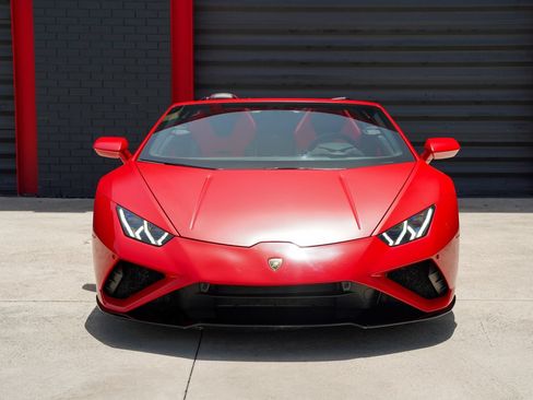 Used 2022 Lamborghini Huracan EVO RWD image 2