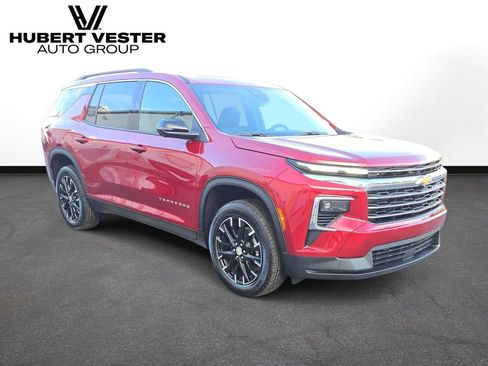 New 2026 Chevrolet Traverse LT w/ Sun and Wheel Package FWD image 4