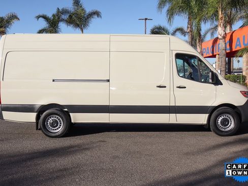 Used 2022 Mercedes-Benz Sprinter 2500 image 11