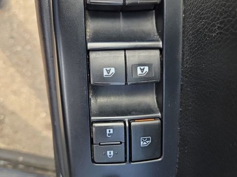 Used 2017 Toyota Highlander XLE w/ Protection Package #3 AWD/4WD image 24