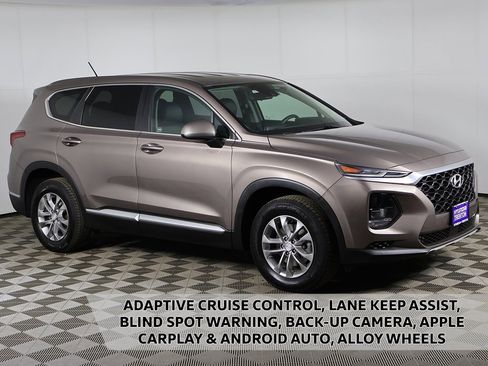 Used 2019 Hyundai Santa Fe SE image 1
