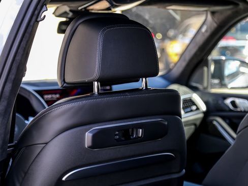 New 2026 BMW X7 M60i image 22