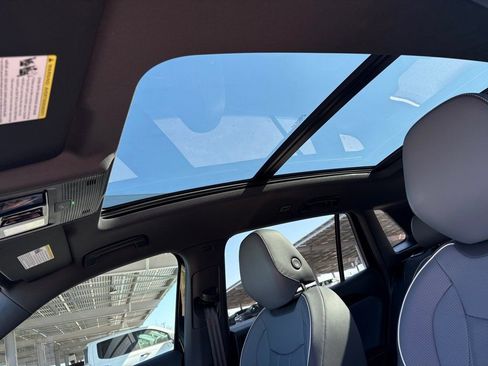 Used 2026 Volkswagen Tiguan SEL R-Line image 7