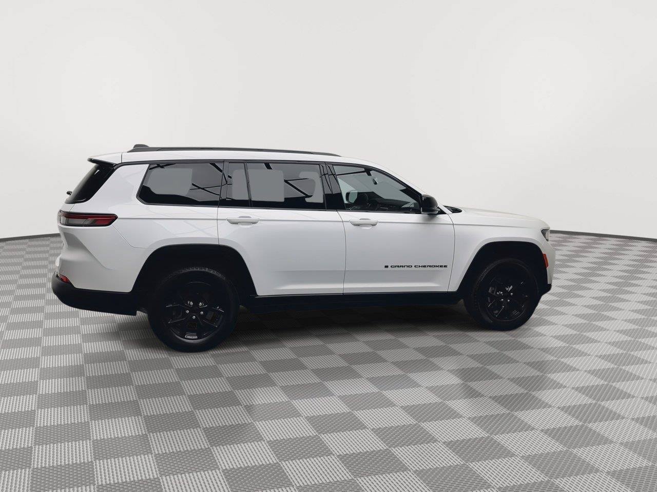 Used 2025 Jeep Grand Cherokee L Altitude AWD/4WD image 41