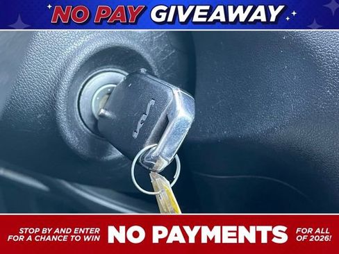 Used 2023 Kia Sorento LX image 16