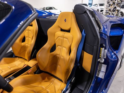 Used 2019 Ferrari 488 Spider image 38
